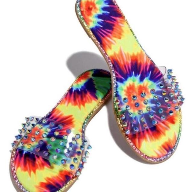 beach women&#39;s slippers for spring/summer 2021 new rivet color diamond flat-bottomed sandals/slippers women outside wear 4-12