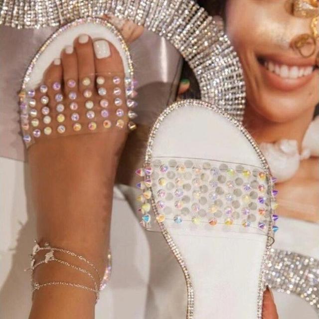 beach women&#39;s slippers for spring/summer 2021 new rivet color diamond flat-bottomed sandals/slippers women outside wear 4-12